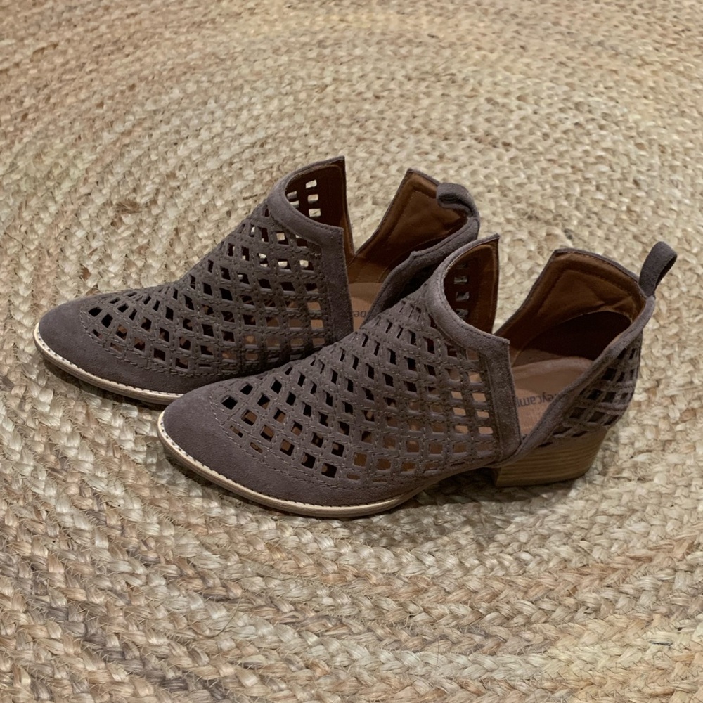 Jeffrey Campbell Taggart Booties- size 9